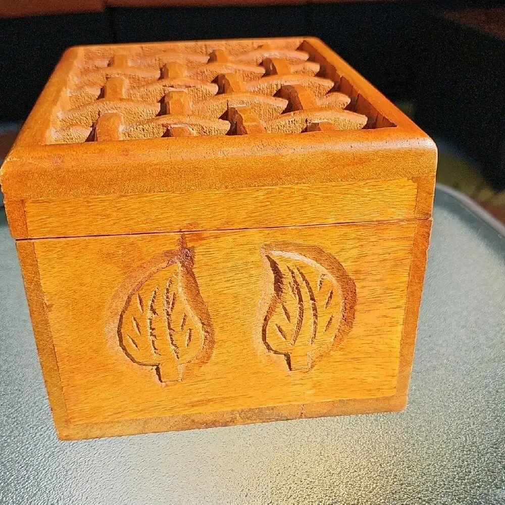 Handcrafted in India Wooden Box with Leaf Motif Open Weave Lattice Design on Lid